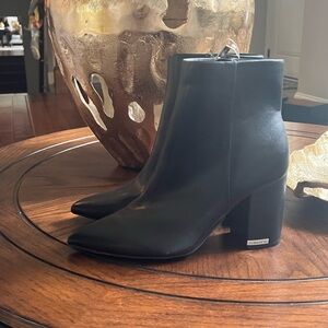 Calvin Klein minna 2 women’s faux leather pull on ankle boots